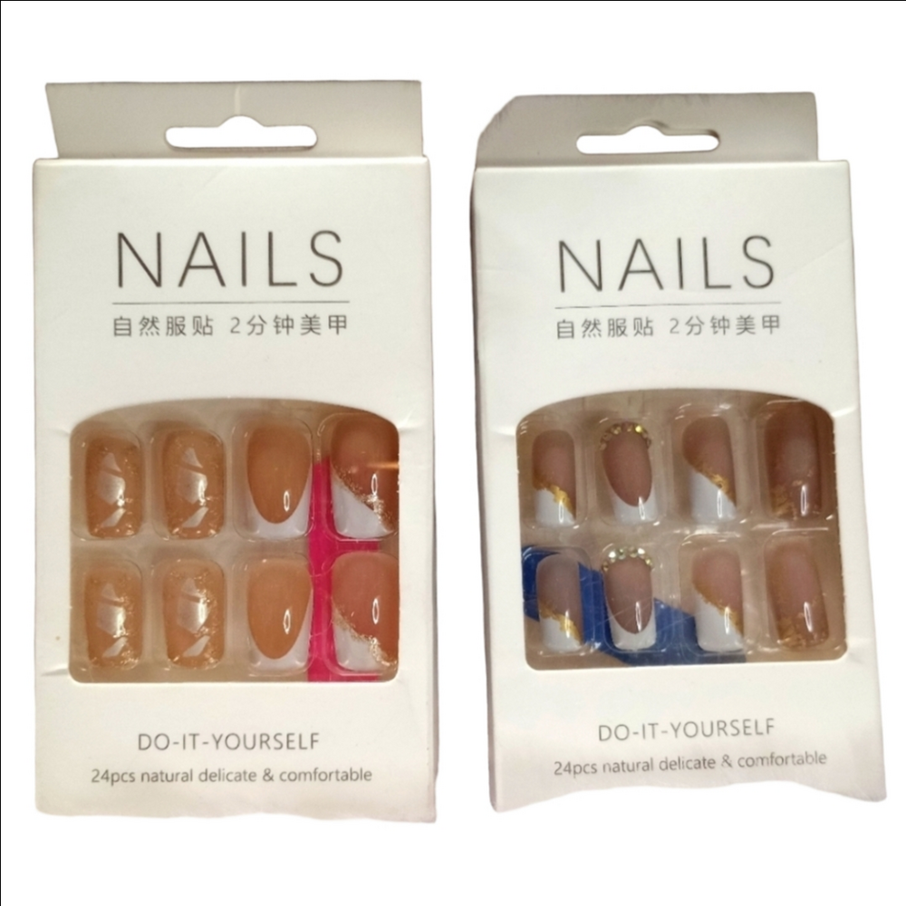 Pack of 2 Medium Square Rhinestone False Nails Gold Silver